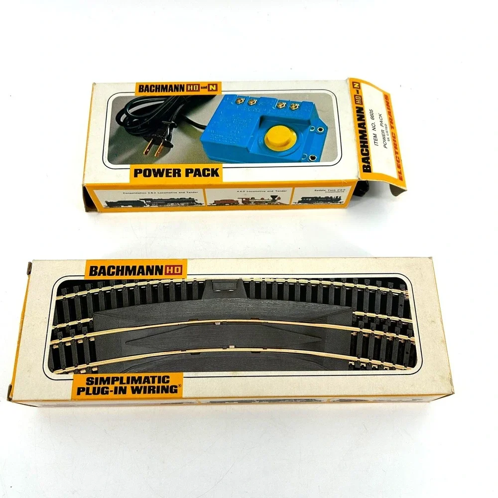 Bachmann HO Scale Silver Flyer Electric Train Set Santa Fe Locomotive 0633 1123
